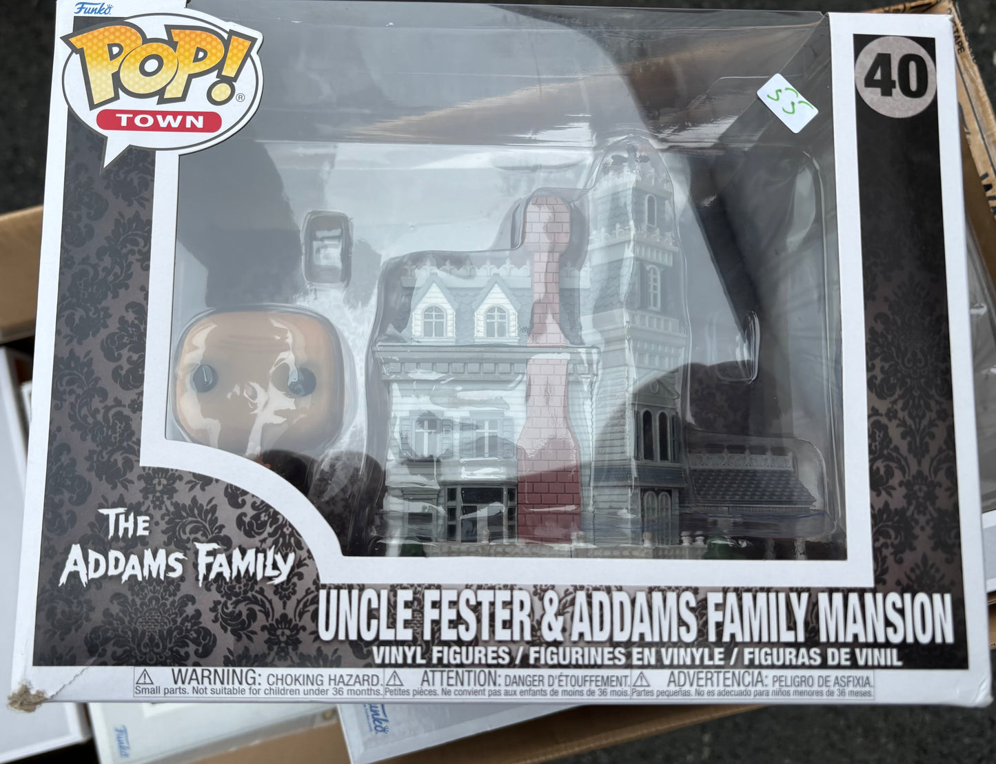 Funko Pop : Town : Addams Family Uncle Fester & Addams Family Mansion #40 (box damage)