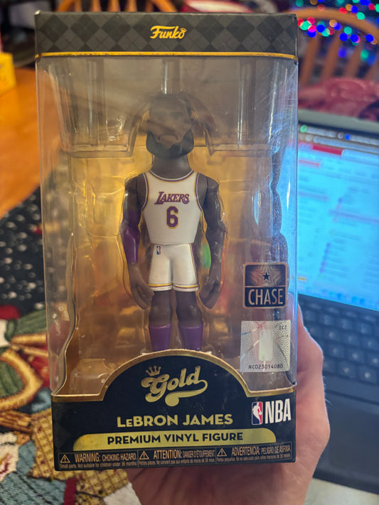 Funko POP NBA LeBron James Gold Vinyl Chase