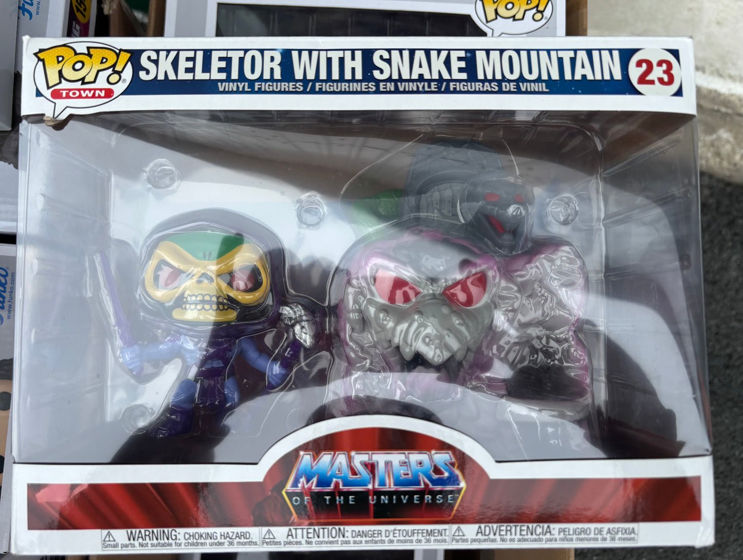 Funko Pop : Town : Masters of the Universe: Skeletor with Snake Mountain #23 Deluxe He-man
