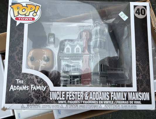 Funko Pop : Town : Addams Family Uncle Fester & Addams Family Mansion #40  (box damage)