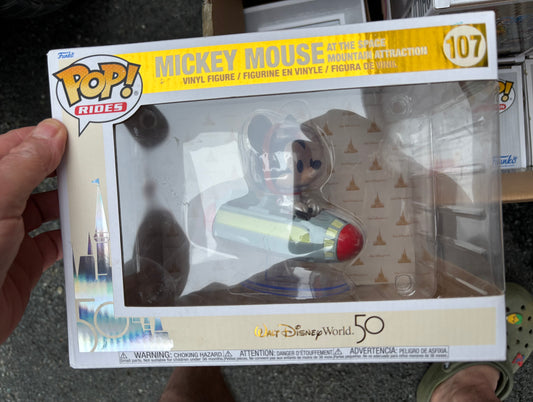 Funko Pop! Disney : Mickey Mouse at the Space Mountain Attraction #107 deluxe