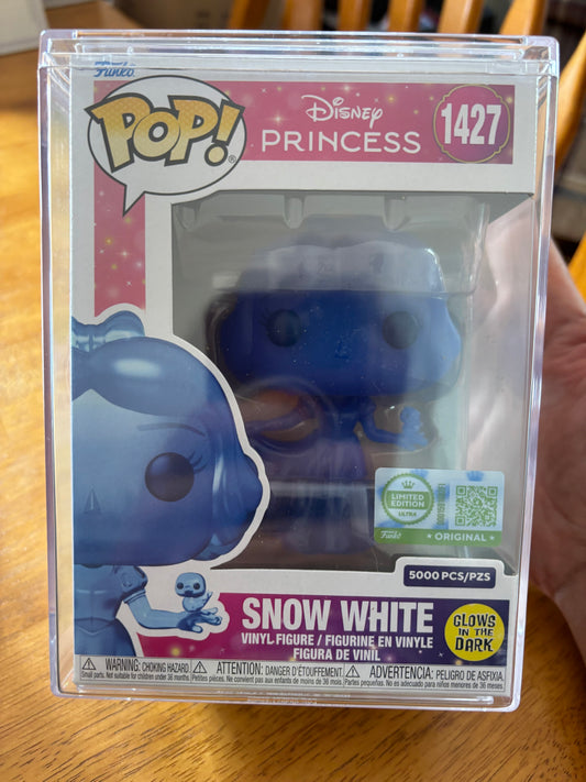 Funko Pop! Disney Princess : Snow White & Seven Dwarves - Snow White #1427 LE 5000 piece limited GID