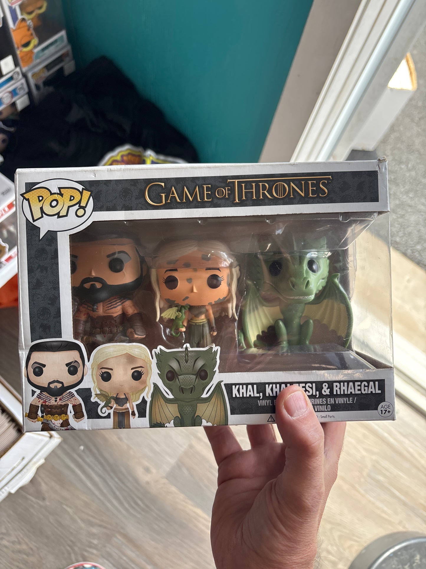 Funko Pop - Game of Thrones - khal khaleesi & rhaegal has slight box damage